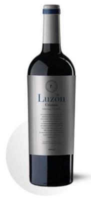 Upbringing Luzón Selection 12 month. Obtained with 50% Monastrell, 20% Cabernet Sauvignon, 20% Tempranillo, 10% Merlot.